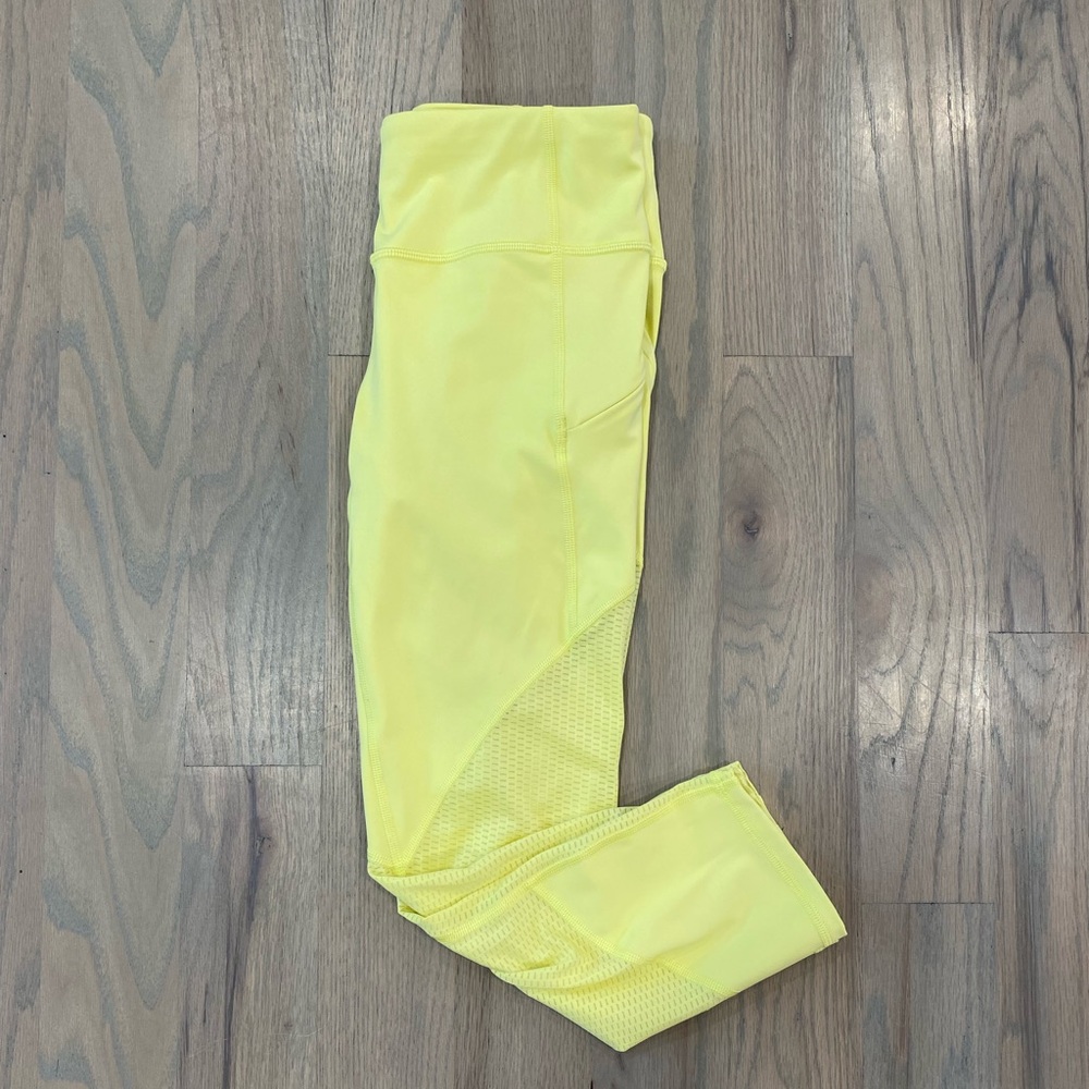 Athleta Women’s 3/4 yellow leggings (size XS)